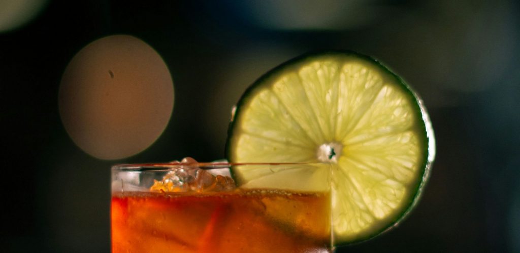 Dark Rum, Ginger Beer, Lime Juice, Lime Wedge
